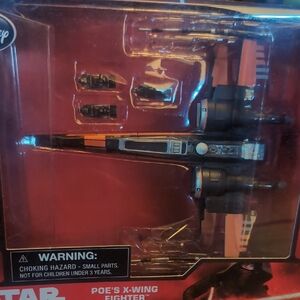 Star Wars Poe's X-Wing Fighter Toy
